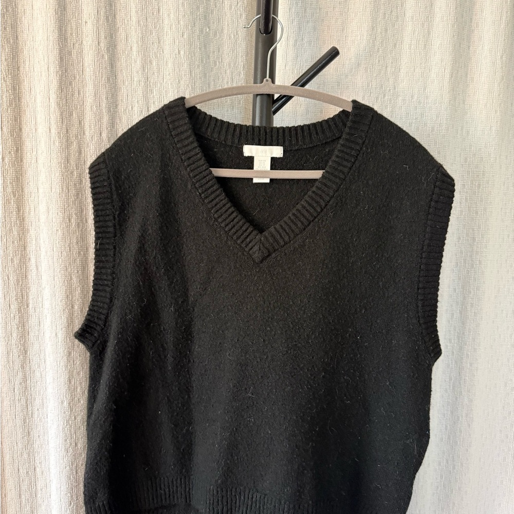 H&M Black V-Neck Sweater